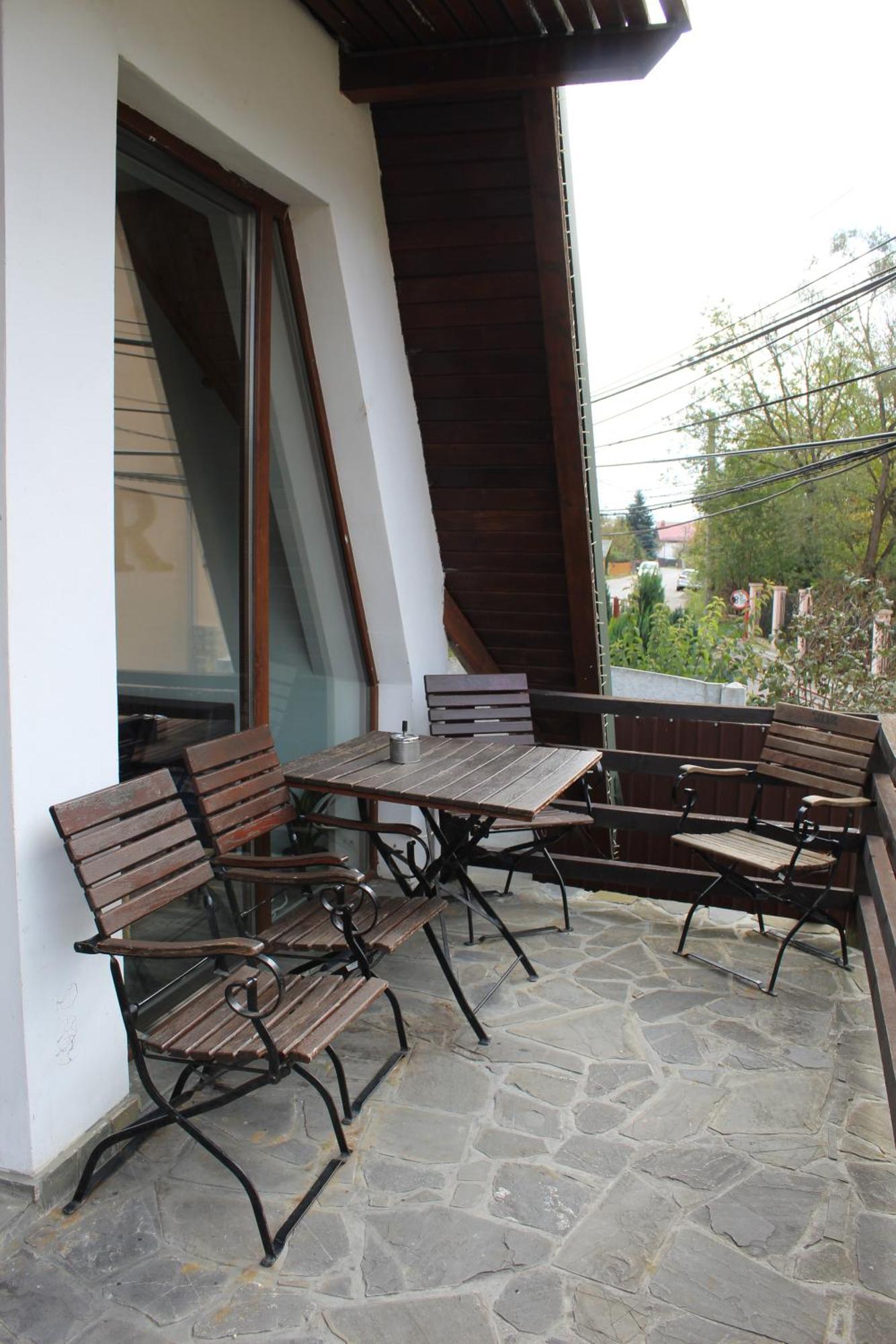 Vila Florilor Buşteni エクステリア 写真